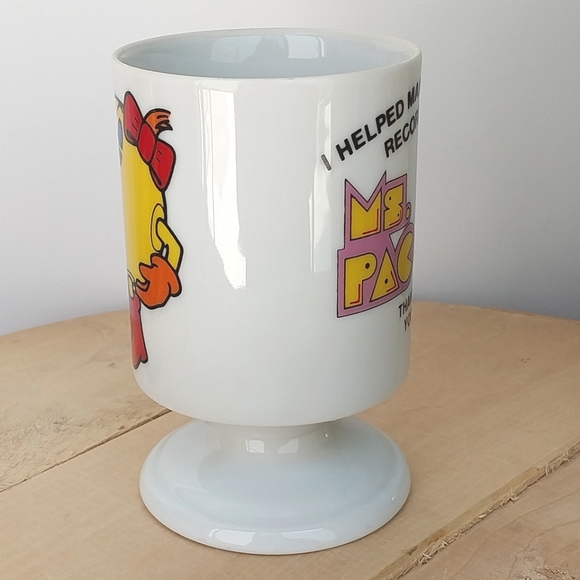 RARE Ms Pac Man Pedestal Mug Signed by Bally Midway President - Picture 3 of 8